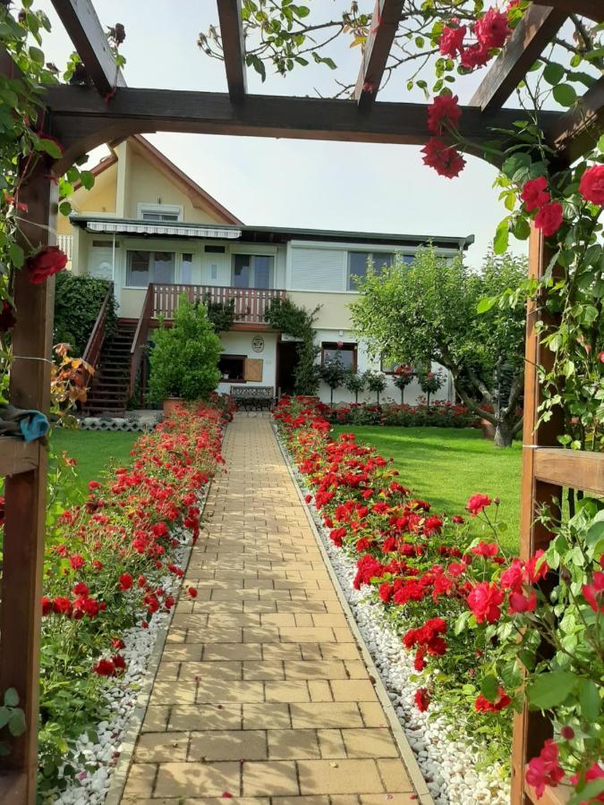 Bed and Breakfast Rozsakert Vendeghaz Szigliget Zewnętrze zdjęcie