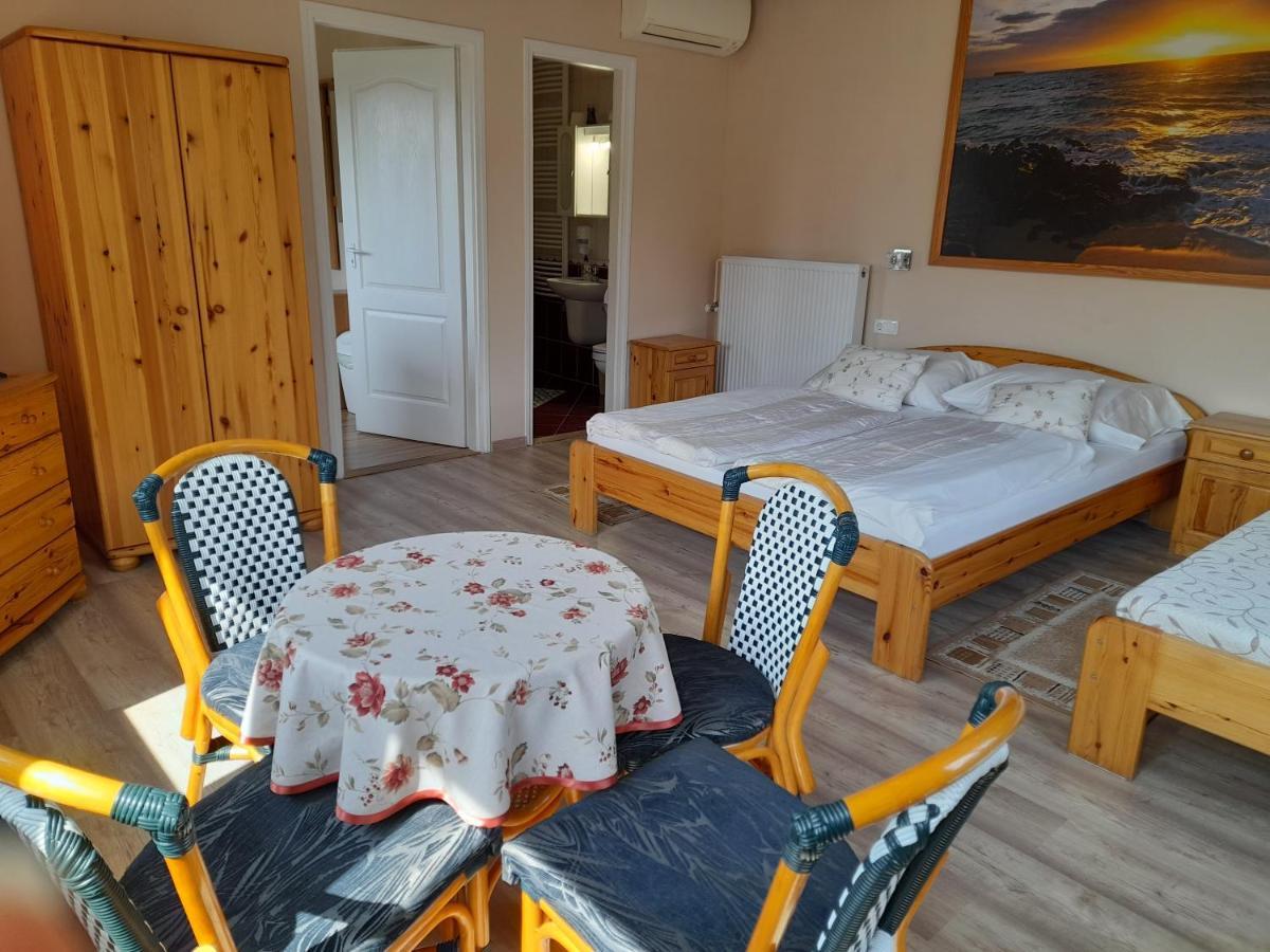 Bed and Breakfast Rozsakert Vendeghaz Szigliget Zewnętrze zdjęcie