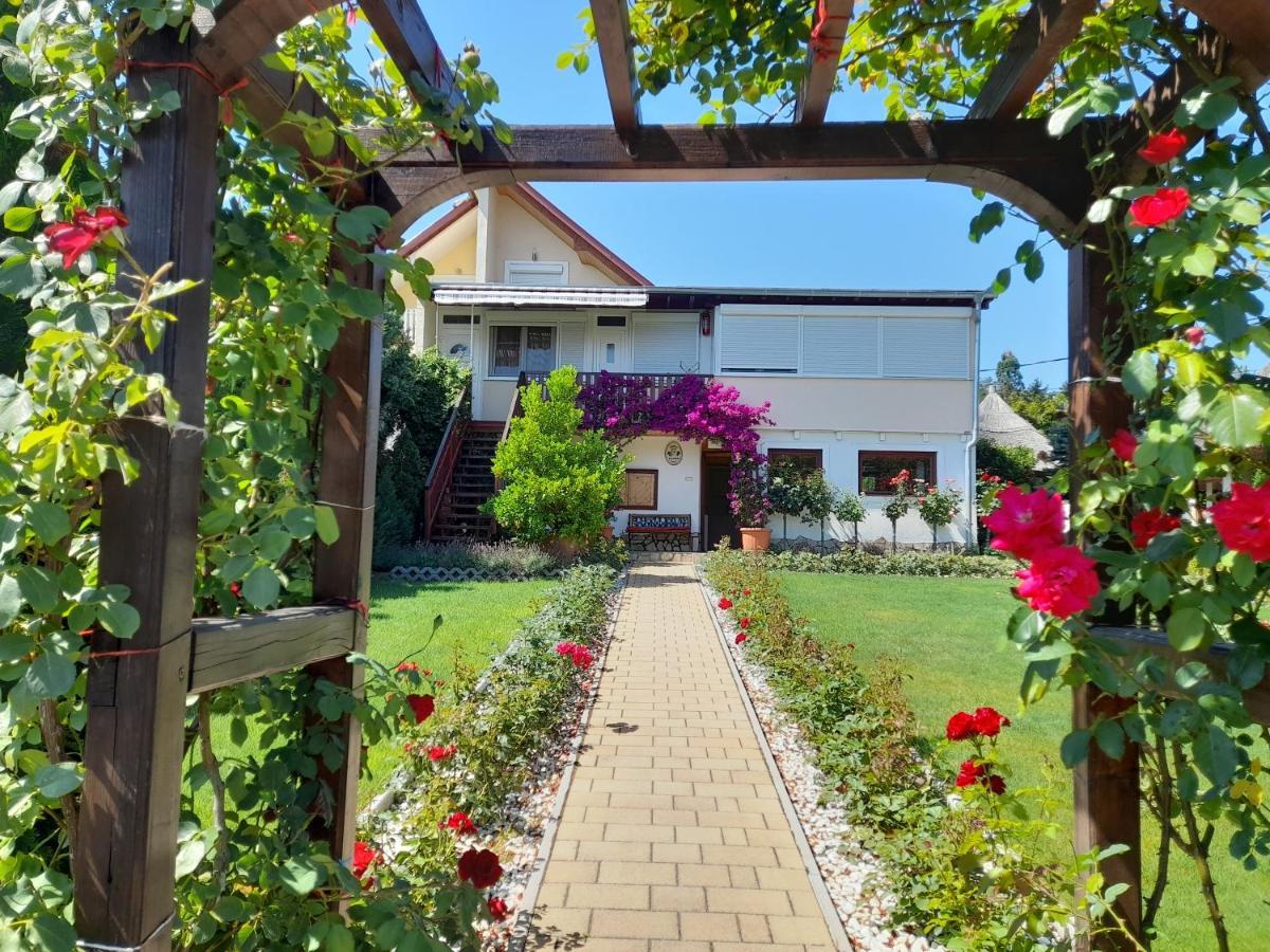 Bed and Breakfast Rozsakert Vendeghaz Szigliget Zewnętrze zdjęcie